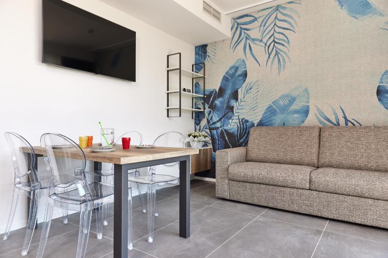 Suite with Garden View image 1