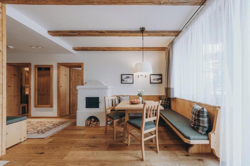 One-Bedroom Apartment image 3