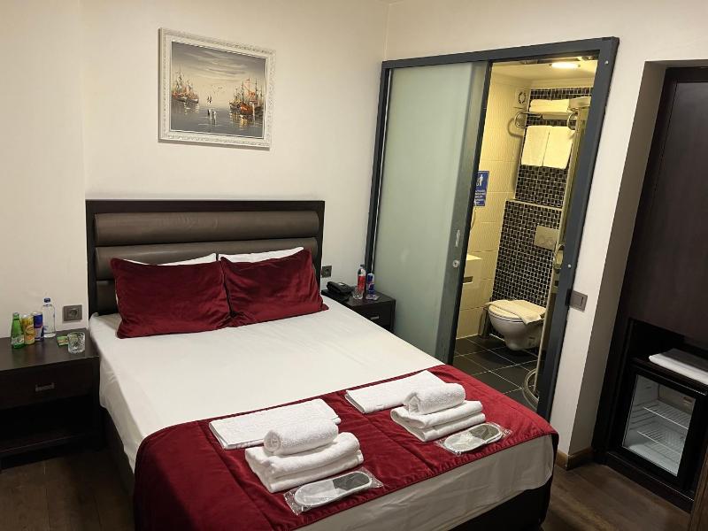 Double Room image 2