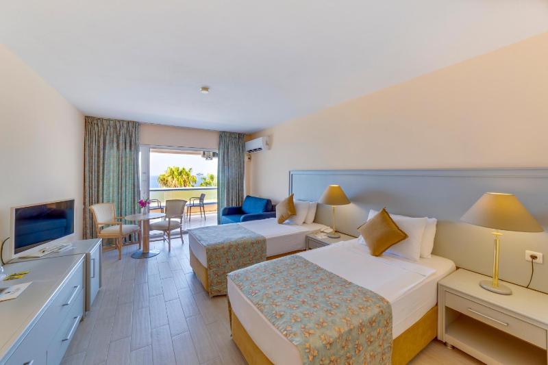 Standard Double or Twin Room with Garden View - Ground floor image 3