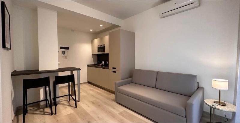 Studio Apartment image 3