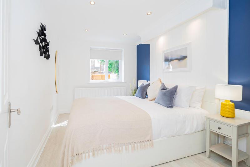 Air Maison - Bright and Breezy - 5 Min Walk to Seafront - image 12