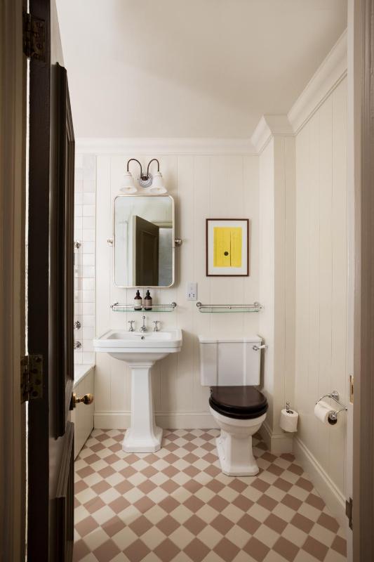 Twin Room image 2