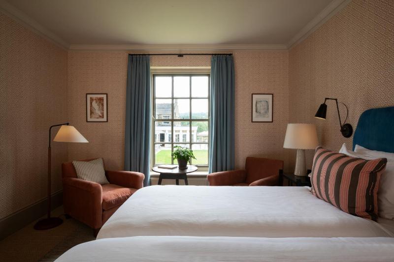 Twin Room image 1