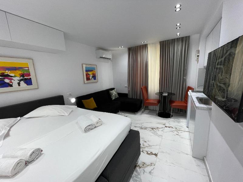 Midnight Apartments - image 8