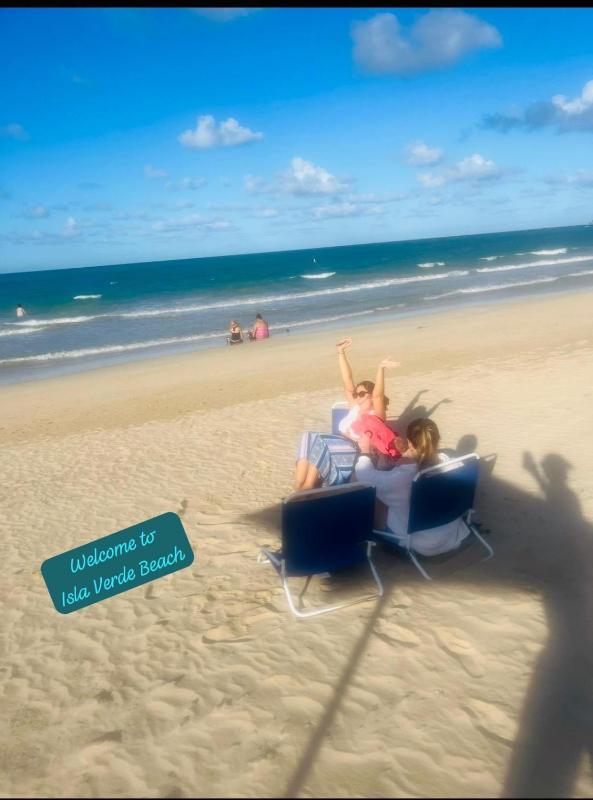 Isla Verde frente a la playa y Piscina, Céntrico y Accesible Images