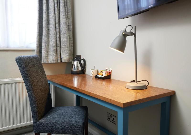 Single Room image 4