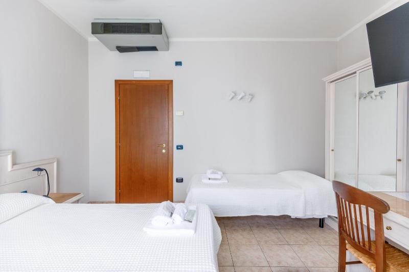 Triple Room image 1