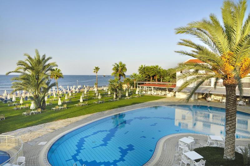 Akti Beach Hotel & Village Resort - image 1