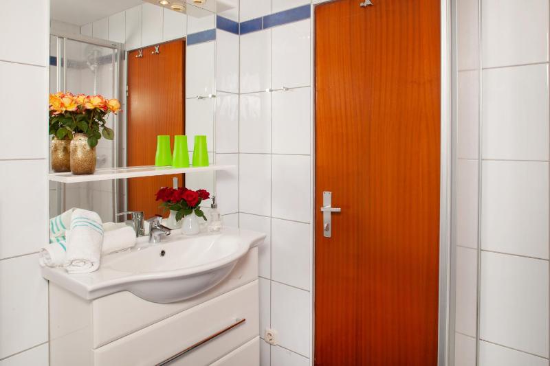 Three-Bedroom Apartment with Balcony image 2
