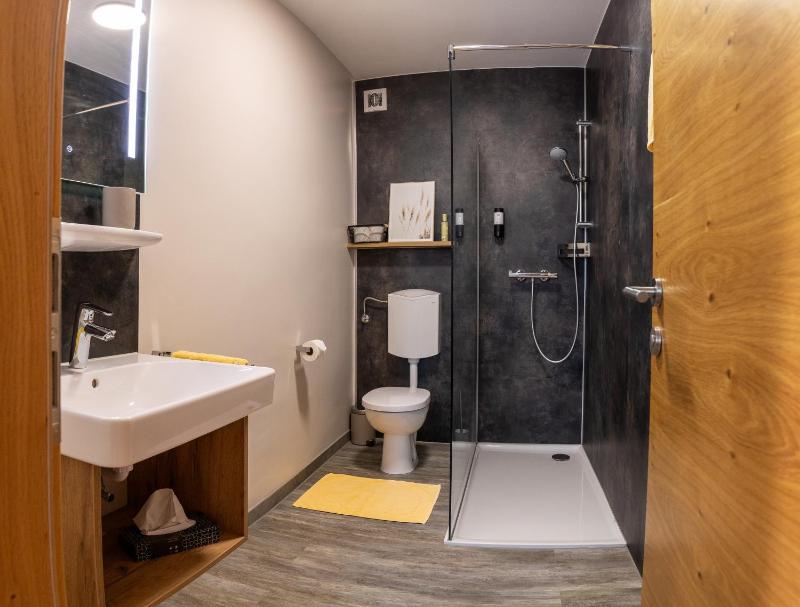 Double Room image 2