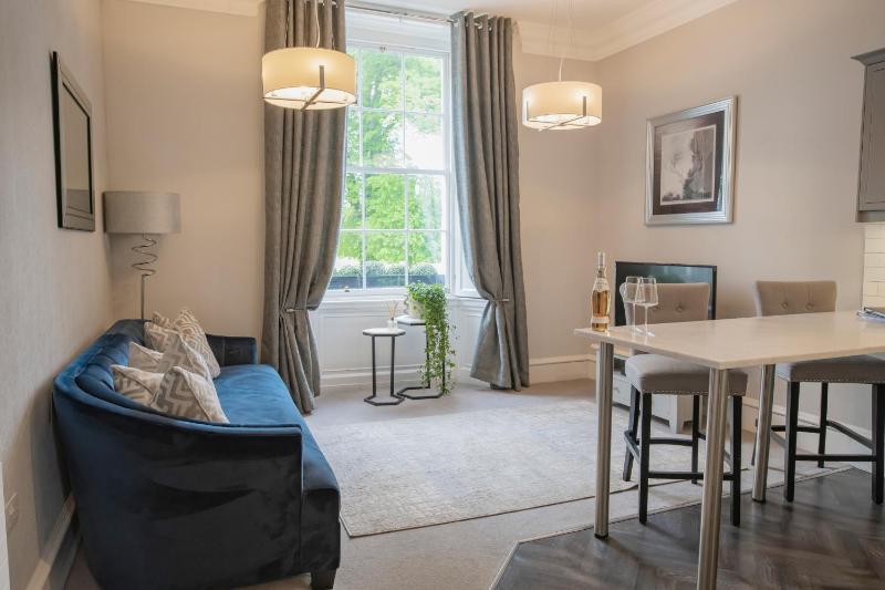 One-Bedroom Apartment - Earn image 1