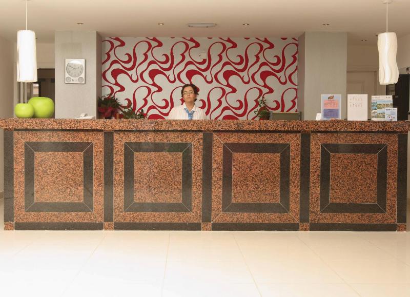 Marlita Beach Hotel Apartments - image 9