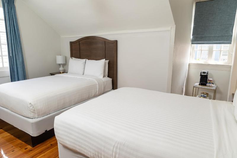 Deluxe Queen Room with Two Queen Beds image 2