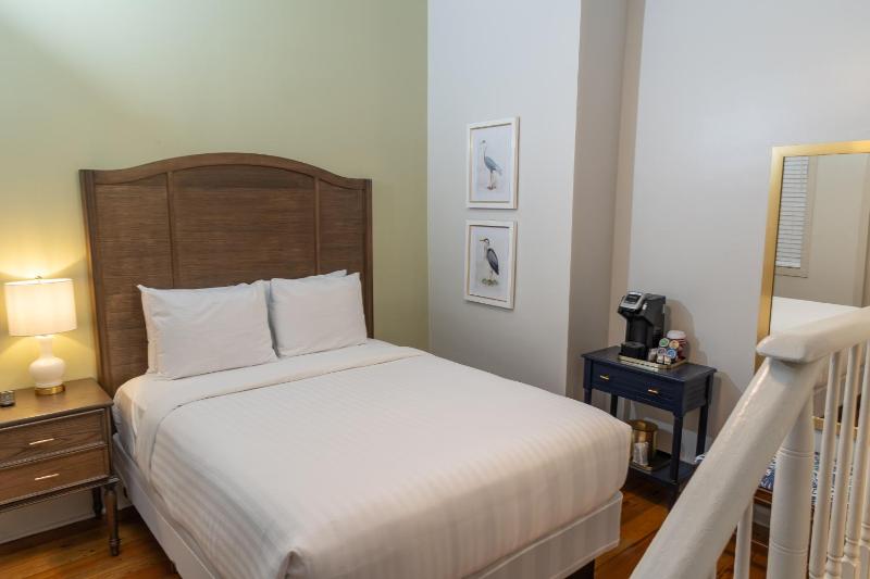 Deluxe Full Room image 4