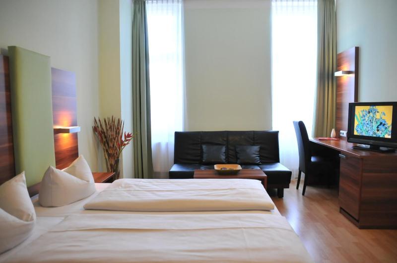 Triple Room image 4