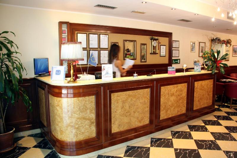 Hotel Regit - image 6