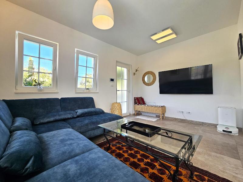 Three-Bedroom Apartment with Terrace image 1