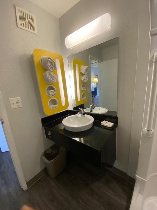 Double Room - Non-Smoking  image 3
