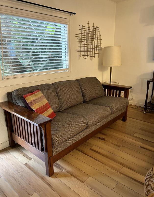 One-Bedroom Apartment image 2