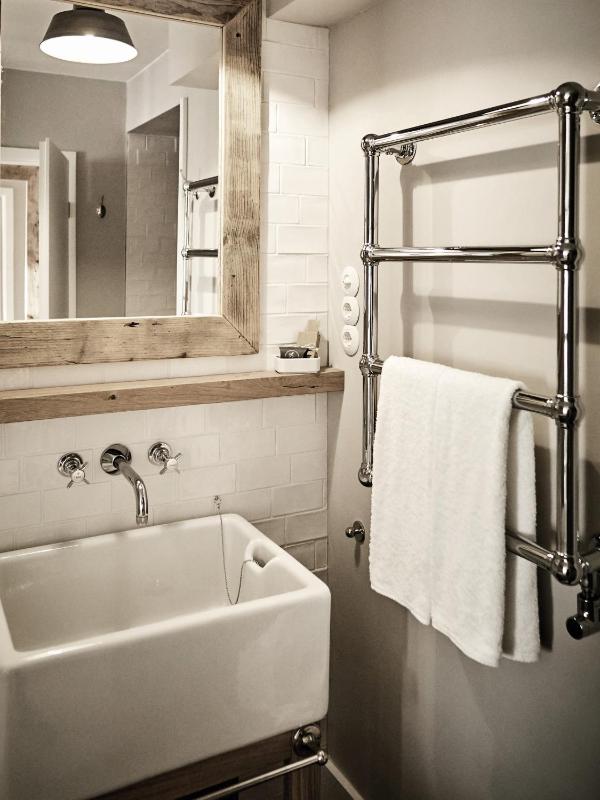 Classic Room with Balcony image 2