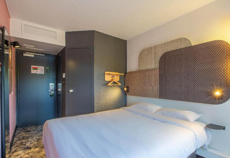 Double Room image 4