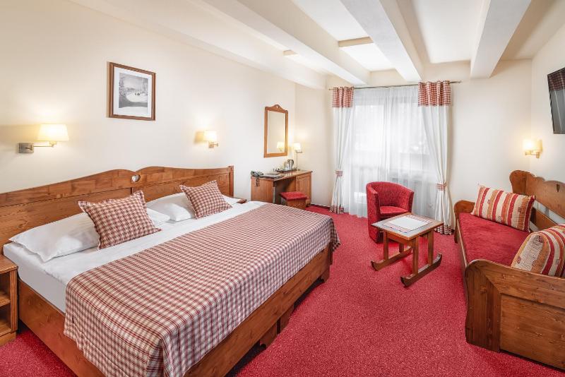 Standard Double or Twin Room with Extra Bed image 1