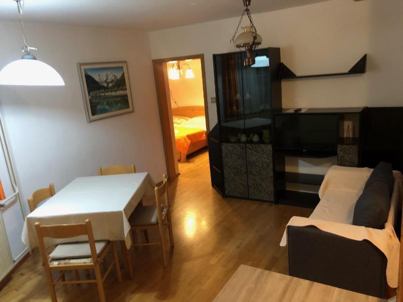 One-Bedroom Apartment image 4