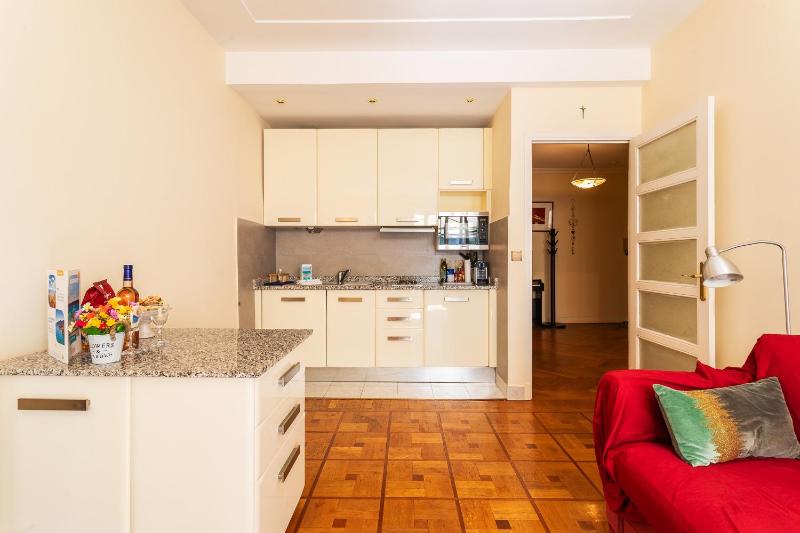 LE CAPITOL 2 AP4421 By Riviera Holiday Homes - image 11