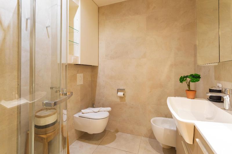 LE CAPITOL 2 AP4421 By Riviera Holiday Homes - image 7