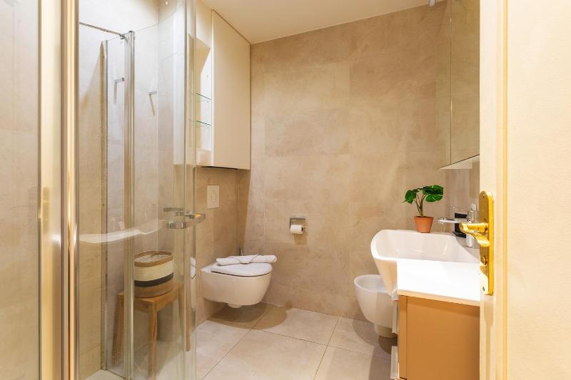 LE CAPITOL 2 AP4421 By Riviera Holiday Homes - image 10