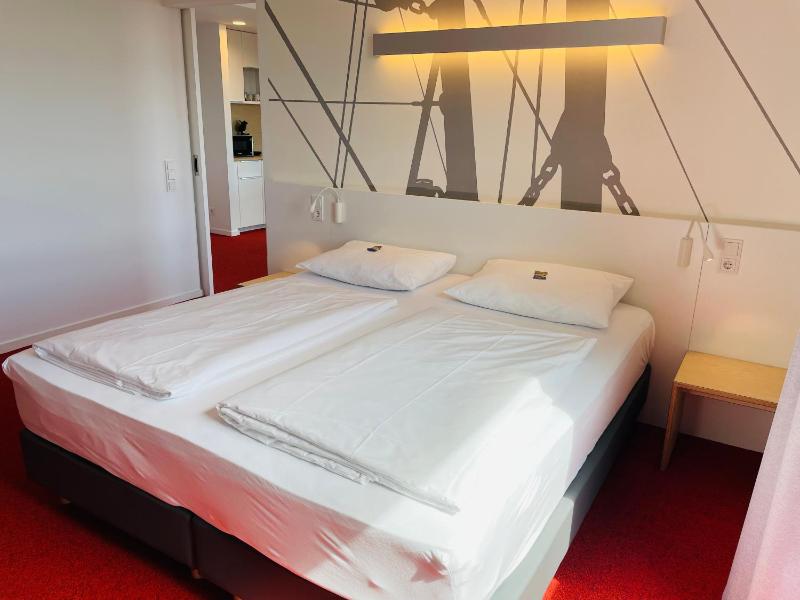 Suite with Sea View image 3
