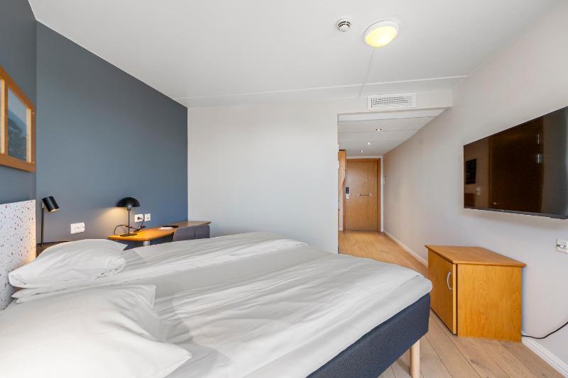 Standard Room image 4