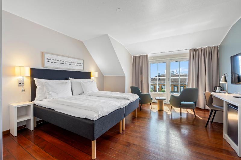 Superior Double Room image 1
