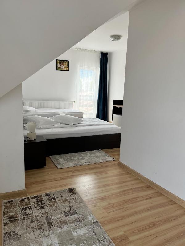 Family Room image 1