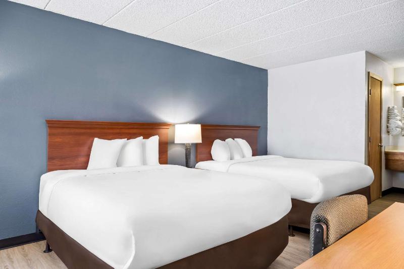 Double Room with Two Double Beds - Non-Smoking image 4