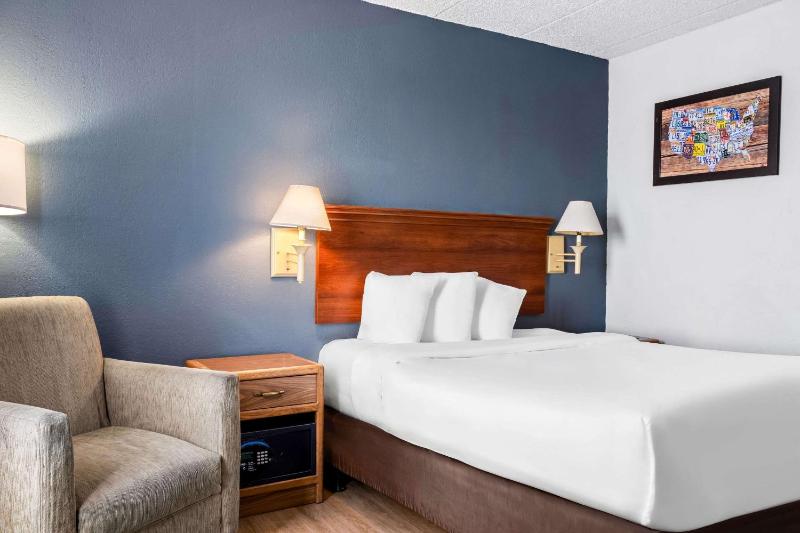 King Room - Non-Smoking image 4