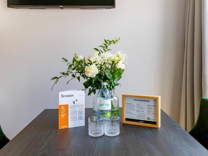 Extra Large 2 Bedroom Apartment with Terrace image 3