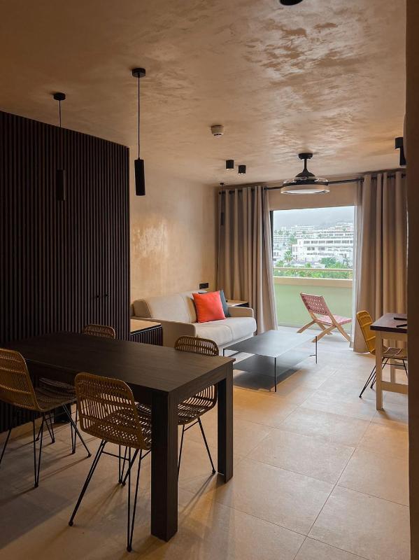 Two-Bedroom Deluxe Apartment image 1