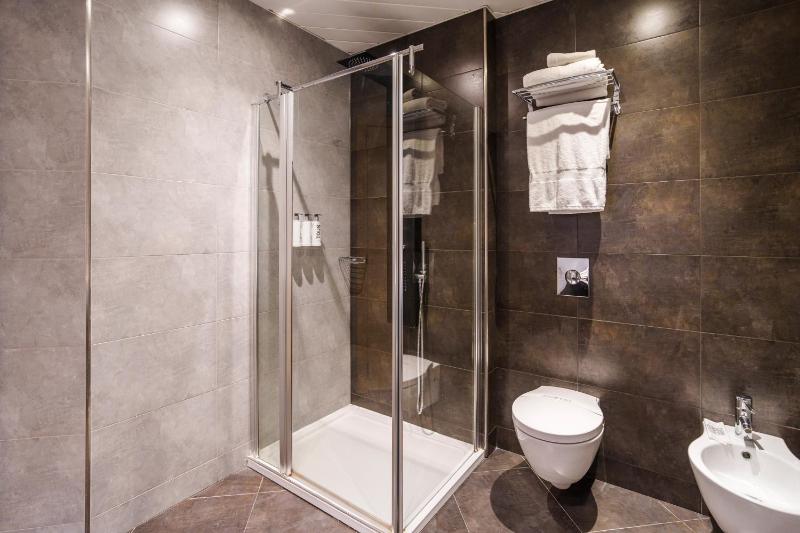 Double Room image 1