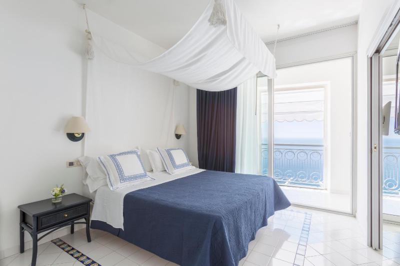 Junior Suite with Sea View image 1