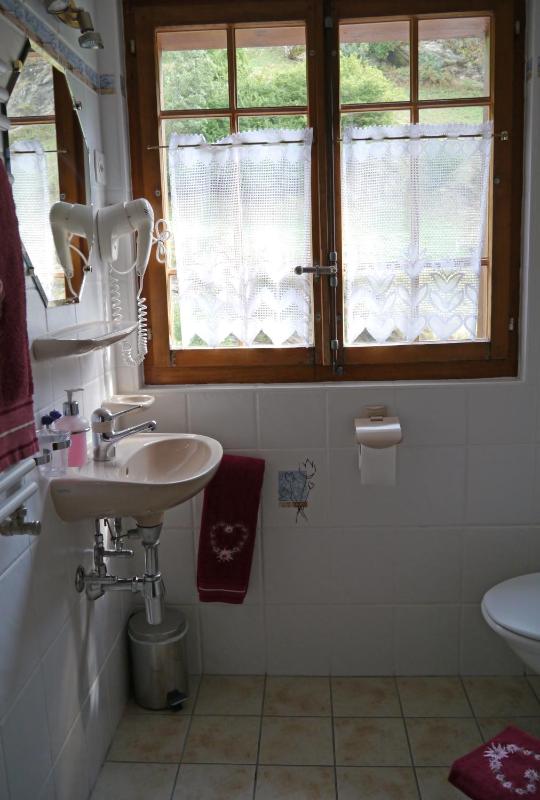 Single Room image 4