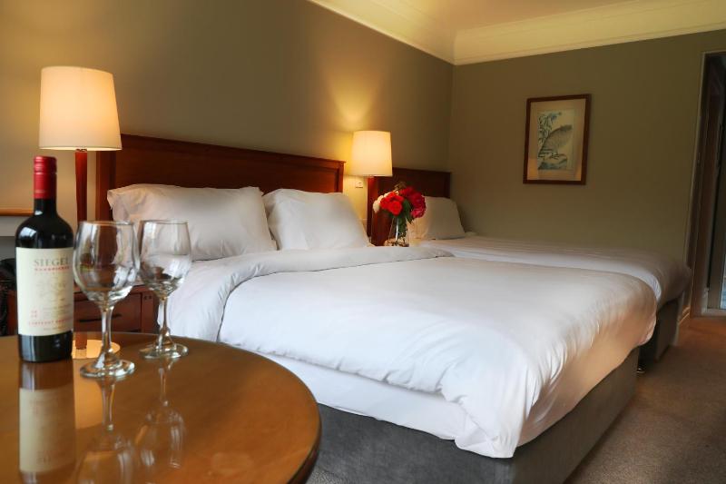 Double Room image 3