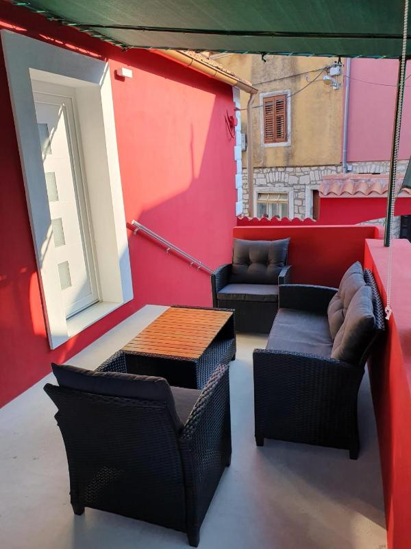 Apartment Oldtown with parking - image 23