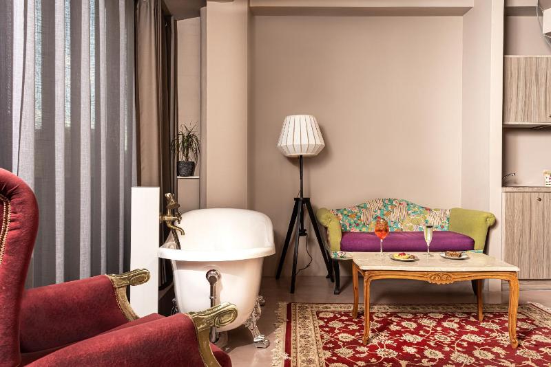  Acropolis Elegant Suite image 3