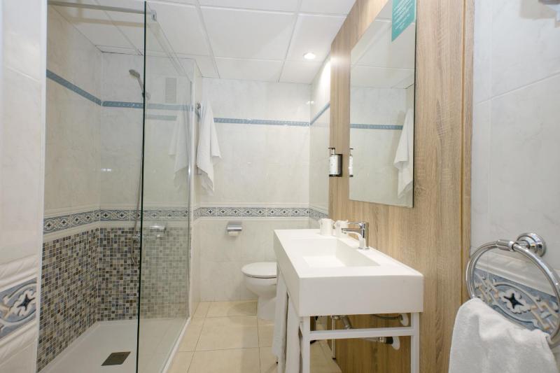 Apartment with Pool View (2 adults + 2 children) image 3