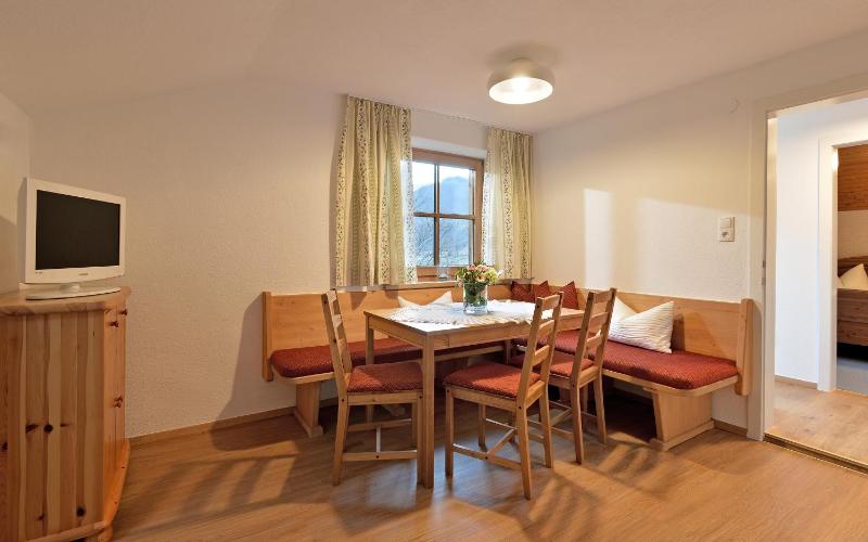 Apartment with Mountain View 5 image 2