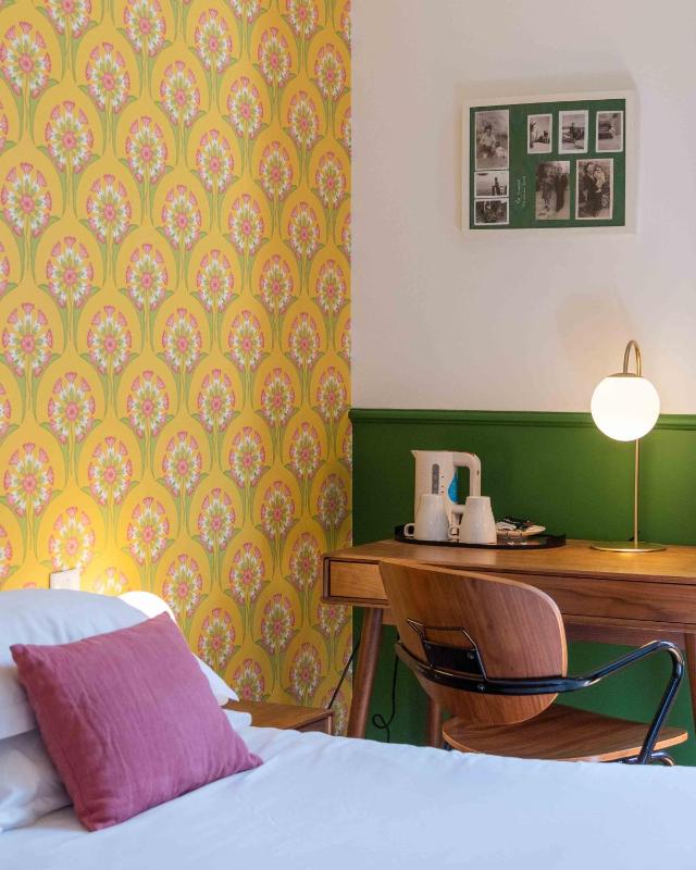 Standard Double Room image 4