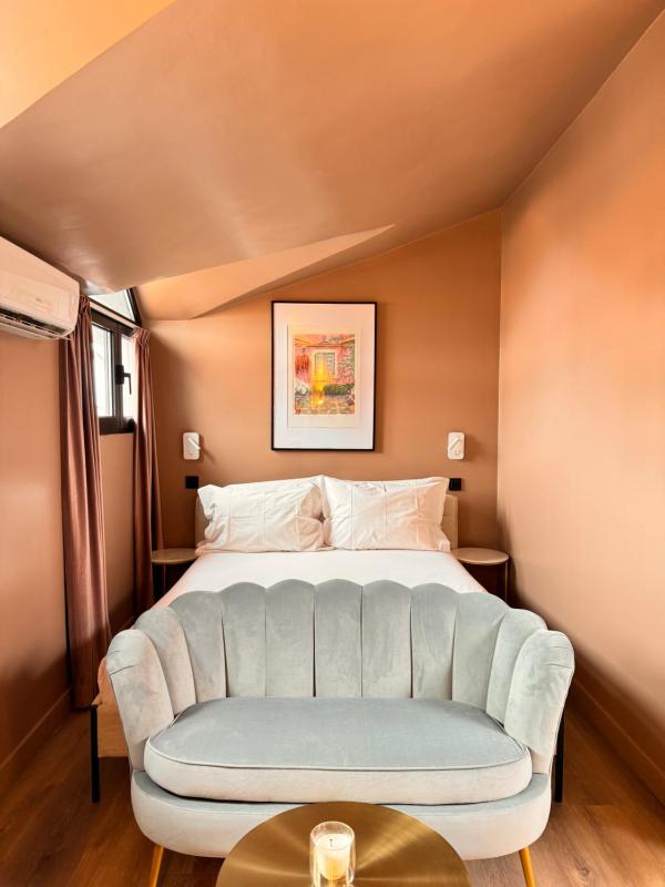 Standard Apartment (Adjacent Building) image 2