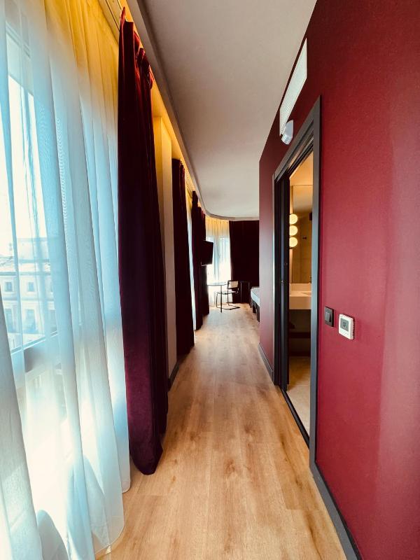 Premium Room image 3